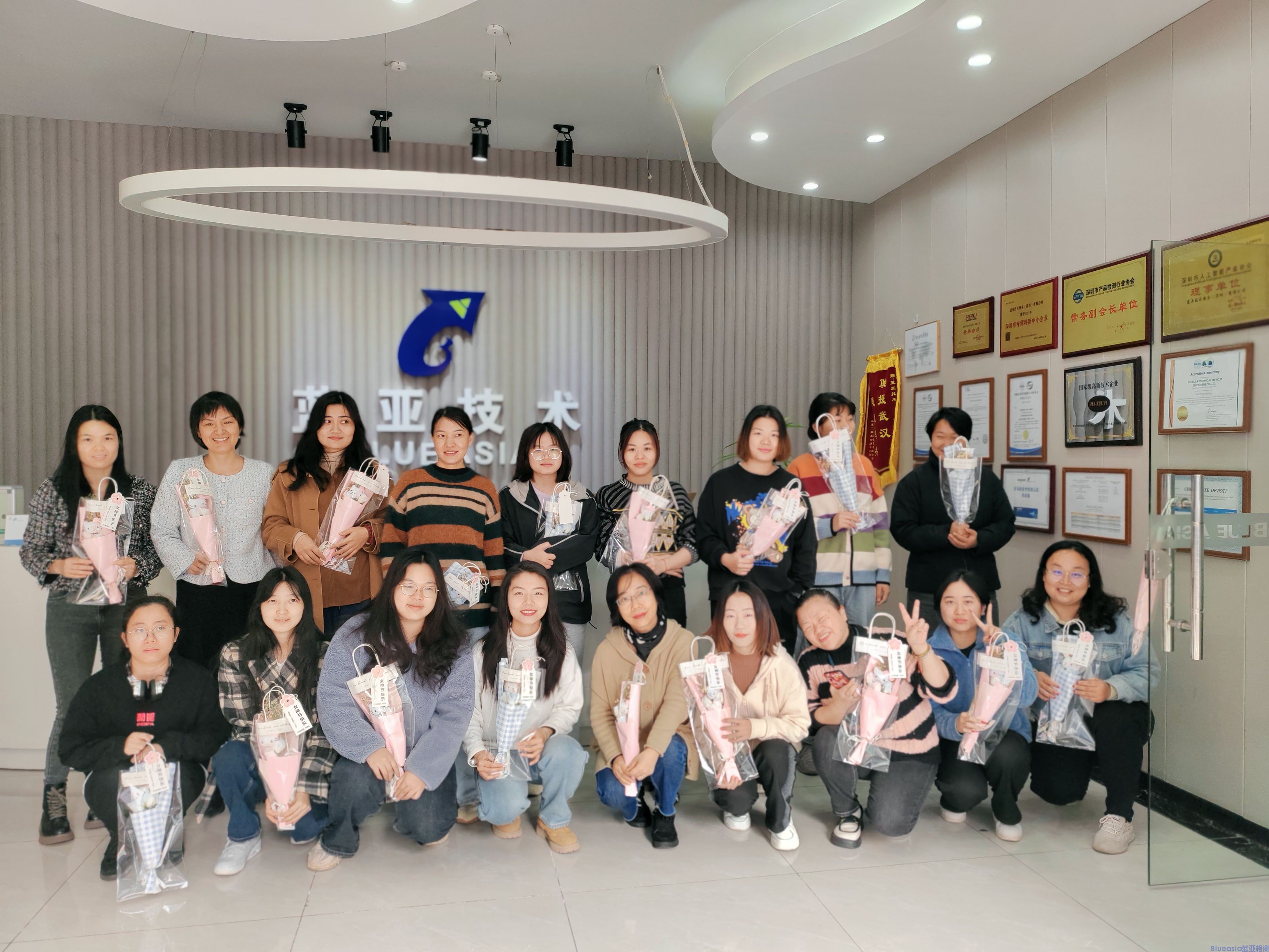 AC米兰体育技术祝所有女神节日快乐(图3)