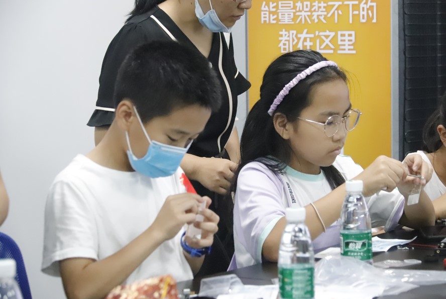 AC米兰体育技术的小小科学家公益活动(图7)