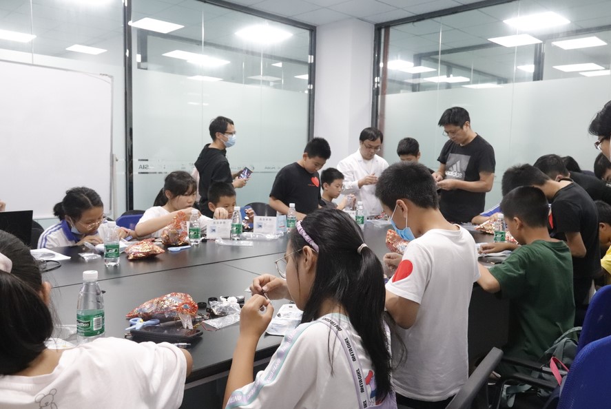 AC米兰体育技术的小小科学家公益活动(图8)